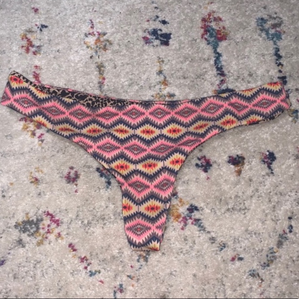 Hookipa bottoms size small